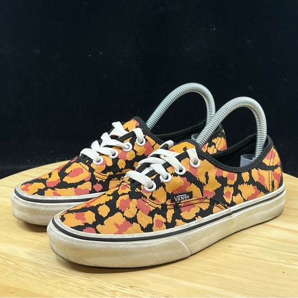 Vans Classic Lace Up Orange/Black Animal Print Women’s Size 6.5 - Picture 2 of 10